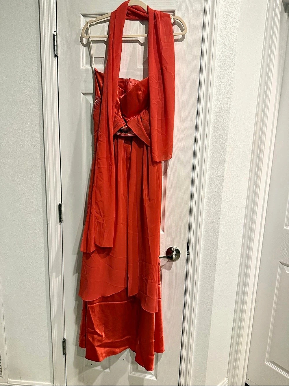 Pelicana Maxi Dress in Orange Size Medium Like New